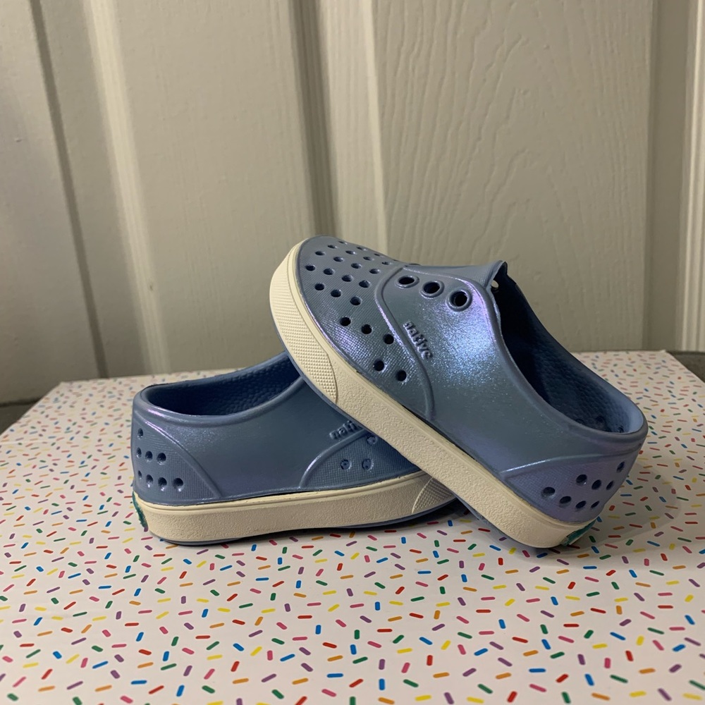 Native metallic blue size 4c
